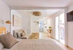 Zdjęcie z galerii obiektu Alonis Suites Old Town - Trinitat 0 w mieście Villajoyosa