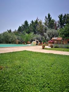 een park met een skateboardbaan en een speeltuin bij A Corner of Paradise in Mystical Umbria with private pool in Cannara