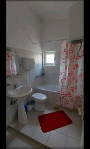 Et badeværelse på Apartments Bojanovic