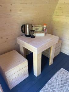 Kaffi- og teaðstaða á Merineitsi metsamaja +14 myndir