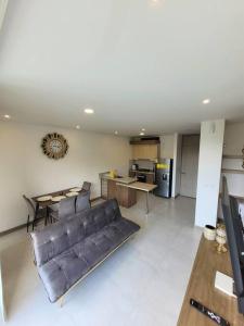 Φωτογραφία από το άλμπουμ του Cali piso 4-06 Pance Apartamento Moderno Sector Exclusivo στο Cali