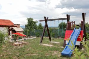 Herní místnost nebo prostor pro děti v ubytování Villa Ena with Pool & Jacuzzi