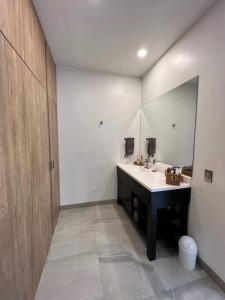 Galería fotográfica de Pet friendly 2BR 2BA Apartment in Cabo San Lucas en Cabo San Lucas