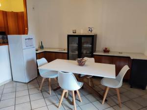 Kuchyň nebo kuchyňský kout v ubytování Appartamento La Cava