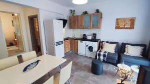 A kitchen or kitchenette at Villa Amaryllis