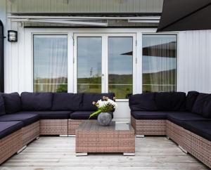Posezení v ubytování Exclusive house with private boathouse