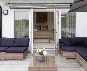Posezení v ubytování Exclusive house with private boathouse