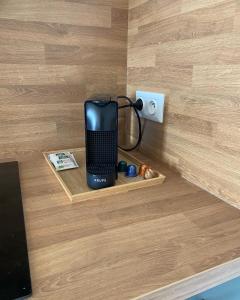 Příslušenství pro přípravu čaje a kávy v ubytování Apartmany Tachov - First Floor