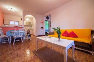 Posezení v ubytování Silver Beach Apartments Vis + 21 fotografií