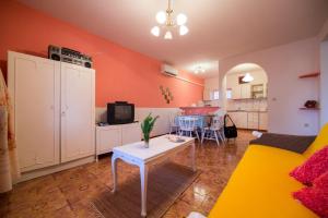 Kuchyň nebo kuchyňský kout v ubytování Silver Beach Apartments Vis