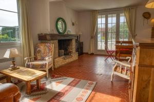 Photo de la galerie de l'établissement Jolie villa avec jardin à proximité de la plage, à La Brée-les-Bains