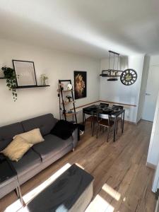 Predel za sedenje v nastanitvi CAP ESTEREL Appartement