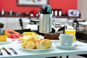 Makanan di atau berdekatan hotel