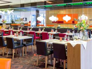 מסעדה או מקום אחר לאכול בו ב-Novotel Amsterdam City