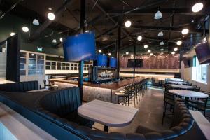Prostor za sedenje u objektu Four Points by Sheraton Edmonton Gateway
