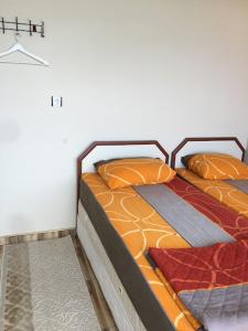 Ліжко або ліжка в номері Sağlık Apart Pansiyon