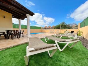 Bazén v ubytovaní FTV Holidays Homes alebo v jeho blízkosti