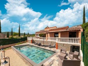 Bazén v ubytování Villa Jenuska Attractive holiday home in Callian with private pool nebo v jeho okolí