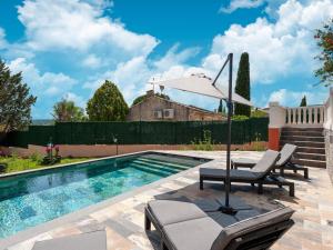 Bazén v ubytování Villa Jenuska Attractive holiday home in Callian with private pool nebo v jeho okolí
