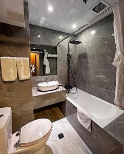 O baie la Hennessy Hotel
