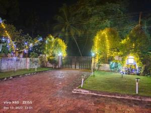 Giardino di His Grace Holiday Home - Nr to Malpe Beach