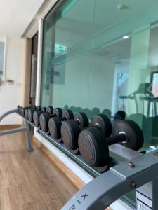 Fitness centrum a/nebo fitness zařízení v ubytování Paripas Patong Resort