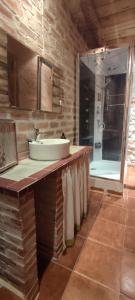 A bathroom at Casa Rural Los Secretos