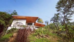 Κήπος έξω από το Dốc Chill Retreat view núi, gần Ba Vì