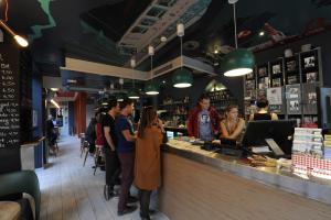 Gallery image of The 3 Ducks Eiffel Tower by Hiphophostels in Paris