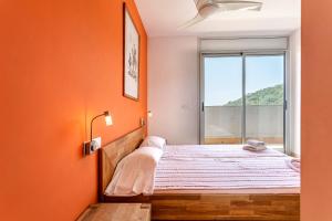 Postel nebo postele na pokoji v ubytování Exclusive Villa with pool seaview + 29 fotografií