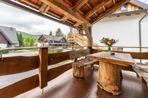 Balkón alebo terasa v ubytovaní B&B Plitvica Lodge
