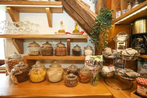 Jedlo v ubytovaní bed & breakfast alebo blízkom okolí