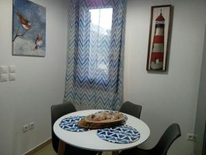 Foto dalla galleria di Vourkari Studio 2 with kitchen a Ioulida