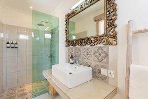 Galeriebild der Unterkunft Beautiful new villa in Umalas in Canggu