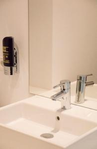 Ein Badezimmer in der Unterkunft Planet Hotels ONE - Adults Only 16 years