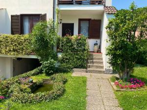 Vonkajšia záhrada v ubytovaní Rana B&B