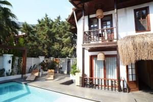 Bazén v ubytování No 22 Riders' Inn nebo v jeho okolí