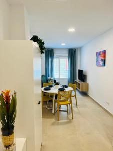 Televízia a/alebo spoločenská miestnosť v ubytovaní Bnbook Medea Apartments 2