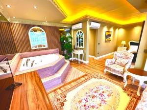 Posezení v ubytování REAL KiNG SUiTE HOTEL