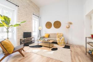 Μια τηλεόραση ή/και κέντρο ψυχαγωγίας στο HB Apartments - Luceros Luxury Loft +23 φωτογραφίες