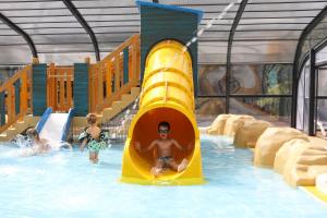 Φωτογραφία από το άλμπουμ του Camping Le Petit Rocher σε Longeville-sur-Mer