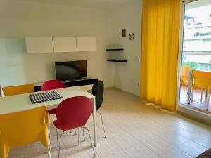 Posedenie v ubytovaní Apartamento Vegazul + 1 fotografia