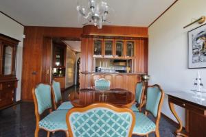 Η κουζίνα ή μικρή κουζίνα στο Villa Danica +22 φωτογραφίες