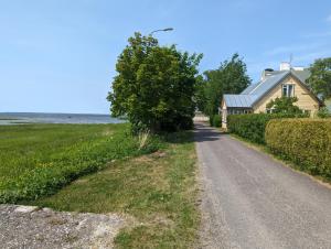 a house on the side of a road at Mereääre in Haapsalu