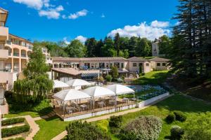 Zahrada ubytování Domaine Les Sources de Dieulefit