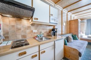 Kuchyň nebo kuchyňský kout v ubytování Landhaus Edelweiss