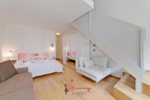 A bed or beds in a room at Lugano Center - Apartment for 6 PEOPLE with TERRACE -By EasyLife Swiss
