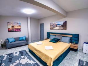 Ένα ή περισσότερα κρεβάτια σε δωμάτιο στο Deluxe Sani Relax Villa +36 φωτογραφίες