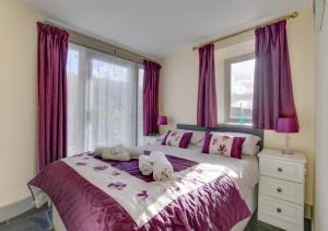 Postel nebo postele na pokoji v ubytování Plym Cottage + 22 fotografií