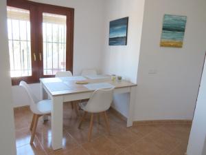 Fotografie z fotogalerie ubytování Maison avec logement indépendant piscine privée et vue mer v destinaci Pego